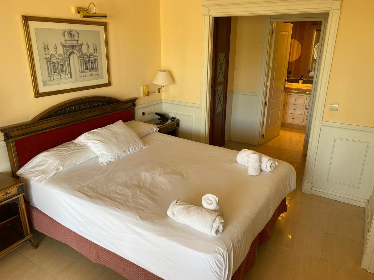 Guadalpin Residences Marbella Buitenkant foto