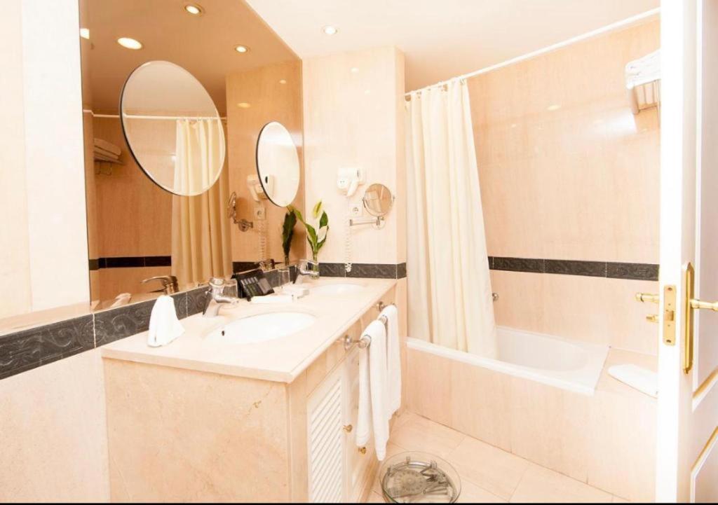 Guadalpin Residences Marbella Buitenkant foto